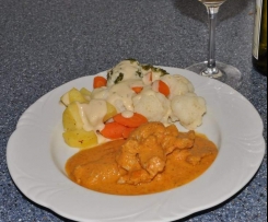 Schweine-Geschnezeltes an Blumkohl-Broccoli-Möhren-Gemüse