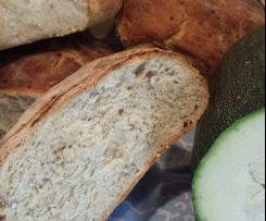 Brot mit Zucchini
