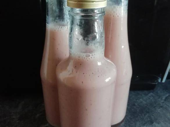 Weihn. Erdbeer - Eierlikör