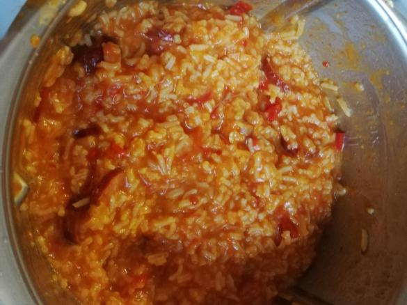 Tomaten-Paprika-Reis mit Cabanossi