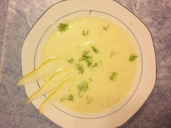 Kartoffel-Fenchel-Suppe mit Birnen