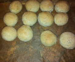 Variation von Pizzabrötchen mit Gelinggarantie