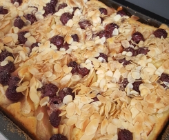 Apfel Kirsch Blechkuchen