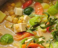 vegane Erbsensuppe mit Rosenkohl