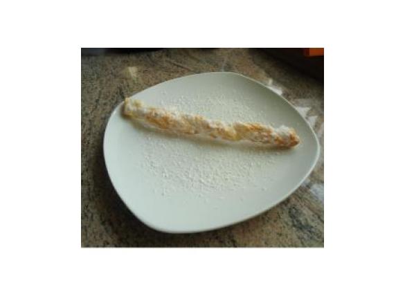 Blätterteig-Kokos-Zucker-Stangerl