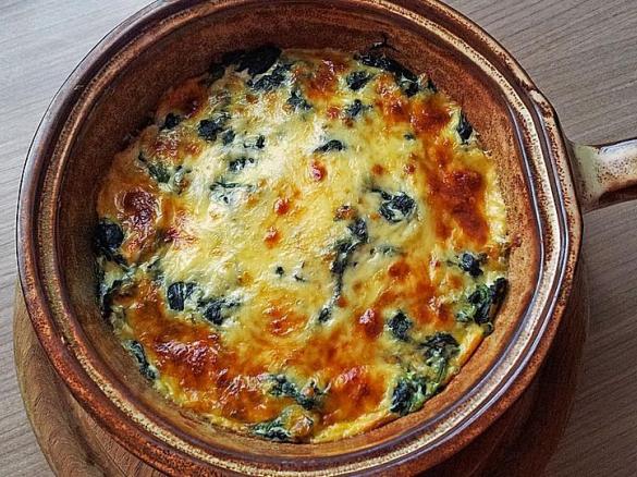 Pastinaken-Spinat-Auflauf mit Lachs und Kartoffeln