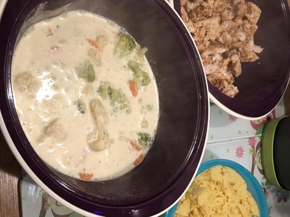 Hähnchengeschnetzeltes in Gemüse-Frischkäsesauce