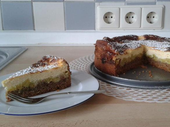 Rhabarberkuchen mit Quarkschaumguss