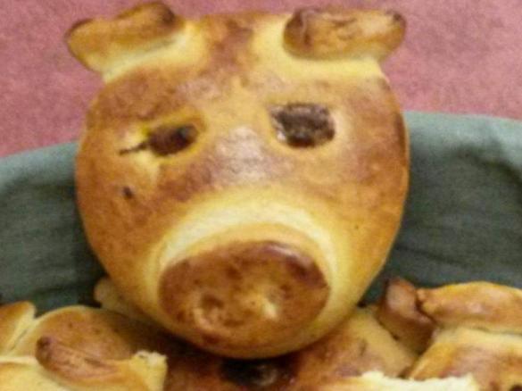 Glücksschweinchen aus Hefeteig 