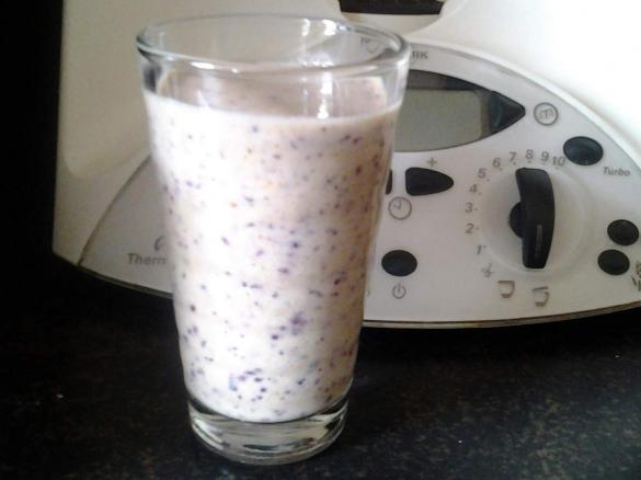 cooler Heidelbeershake 