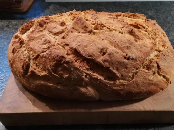 Sauerteigbrot aus dem Bräter