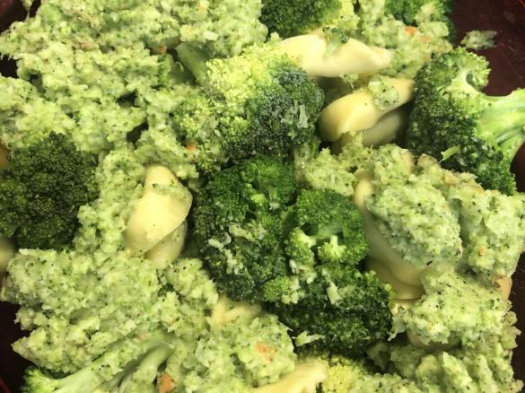 Brokkolipesto mit Tortellini