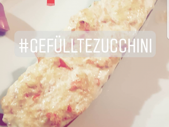 Gefüllte Zucchini überbacken