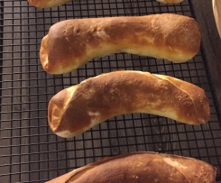 Wienerle im Laugenteig