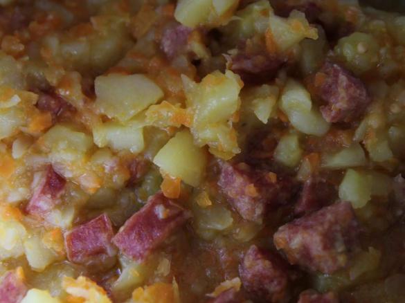 Möhren-Kartoffel-Mettwurst-Eintopf (für Männer und Mäuse)