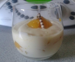 Pfirsich-Creme im Glas