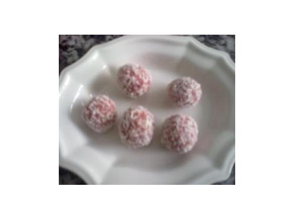 Variation von Himbeer-Kugeln