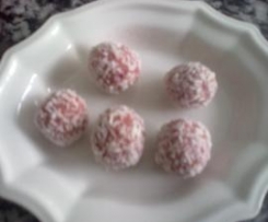 Variation von Himbeer-Kugeln