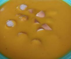 Kürbiscremesuppe mit Würstcheneinlage