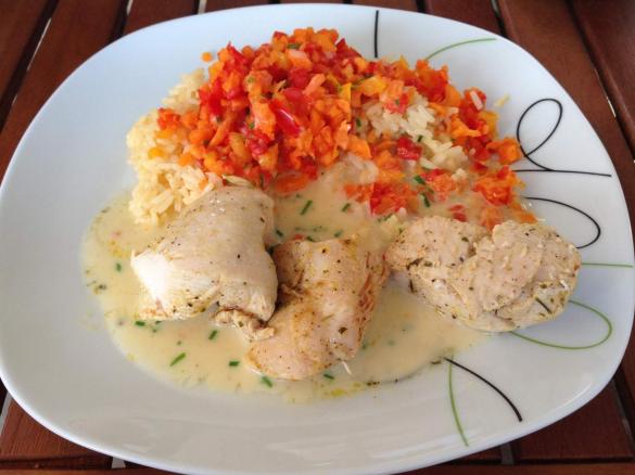 Hähnchen mit Paprika-Möhren-Reis &Sauce