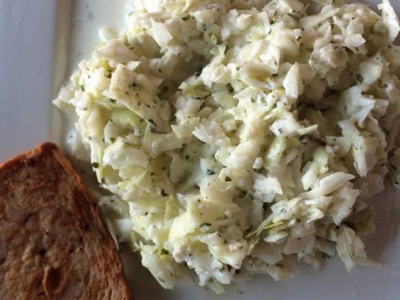 Krautsalat mit Joghurtdressing