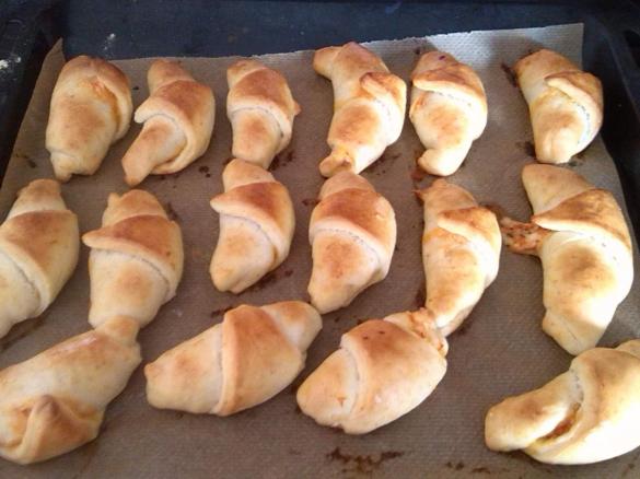 Schinken- Käse Hörnchen aus Quark- Öl- Teig