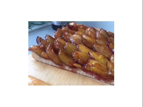 Zwetschgenkuchen mit Hefeteig