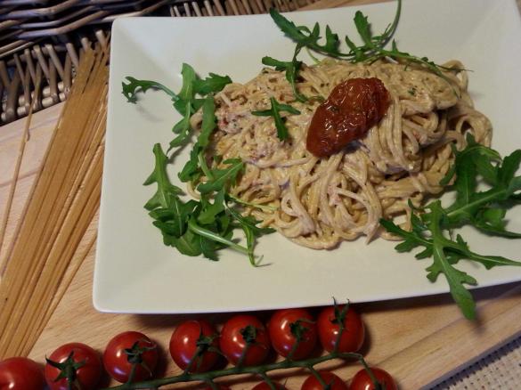Vollkornspaghetti mit Ricotta-Tomaten-Soße