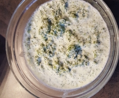 Gurkensalat mit Dill und Créme fráiche