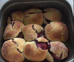 Gefüllte Quarkbuchteln (Buchteln / Rohrnudeln mit Quark und Fruchtfüllung)