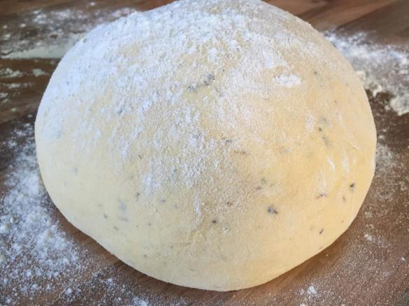 Pizzateig mit Maismehl (die Ofenfrische)