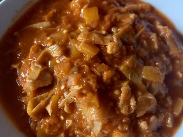 Paprika-Artischocken-Gulasch