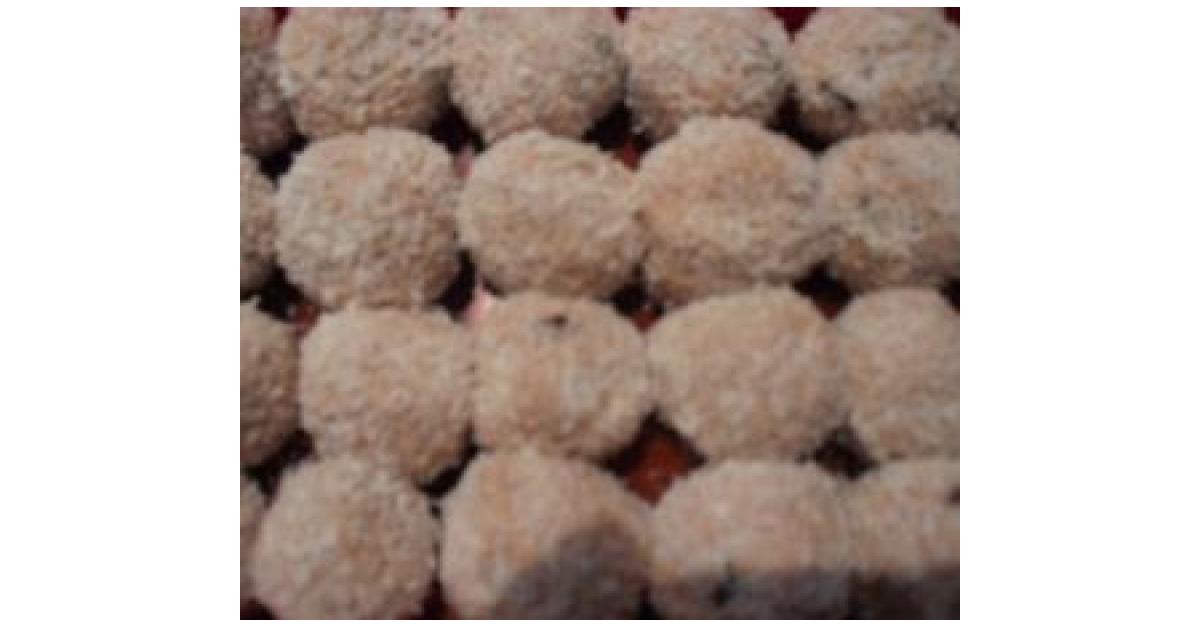 Erdbeer- Amaretto-Kugeln / Variation von Erdbeer-Mascarpone-Kugeln von ... Erdbeer- Amaretto-Kugeln / Variation von Erdbeer-Mascarpone-Kugeln von ...