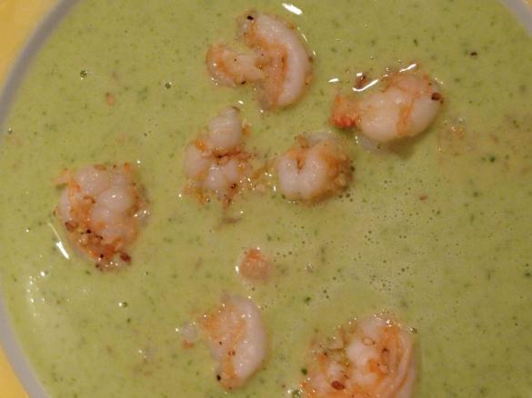 Brunnenkressesuppe  mit Riesling und Scampis