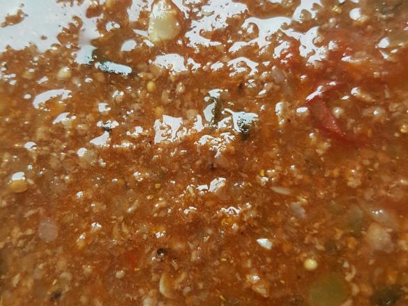 Rinderhackfleisch Bolognese mit Gemüse für Lasagne