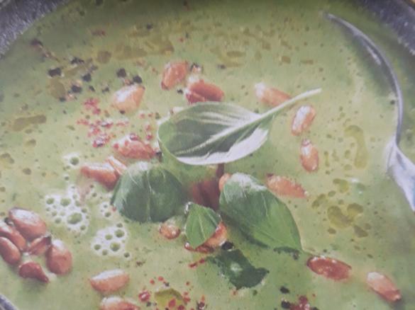 Erbsensuppe mit Kokosmilch