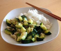Hähnchenbrust mit Zucchini-Kokos-Sauce