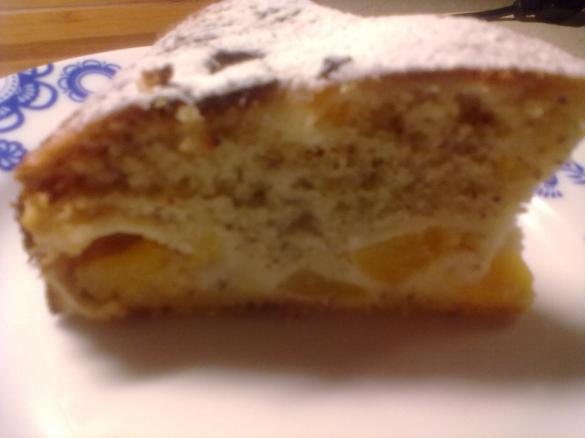 Pfirsich-Nusskuchen mit Guss