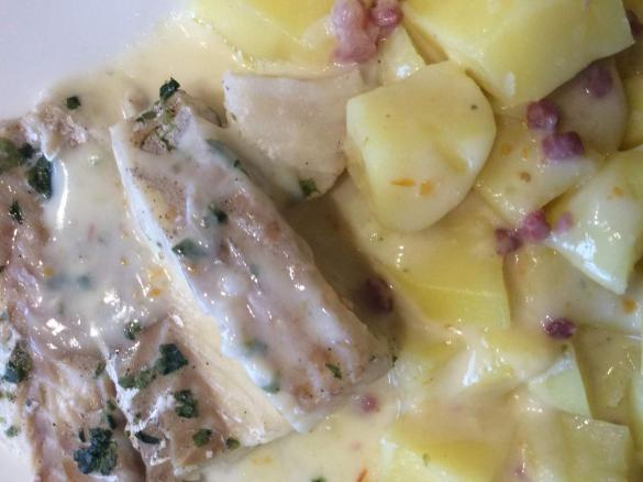 Kabeljau mit Kartoffeln und heller Soße 