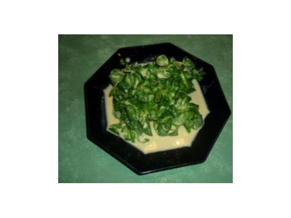 Feldsalat in Honig-Senf-Dressing ( WW )