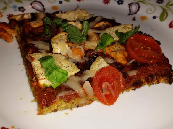 Variation von Low Carb Zucchini-Pizza - mit Chiasamen
