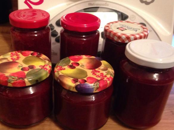 Bibis Sauerkirsch-Stachelbeer-Marmelade