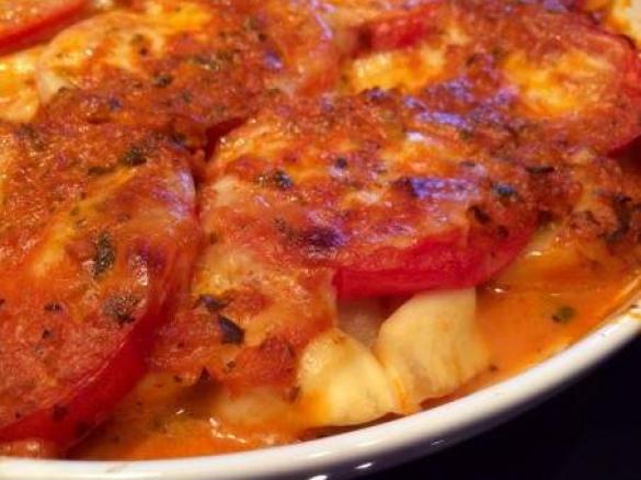 Tomate-Mozzarella-Auflauf mit Tortellini