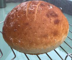 Mischbrot gebacken auf dem Pizzastein