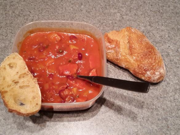 Mexikanische Bohnensuppe mit Cabanossi