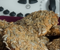 Knuspertaler (Marzipangebäck)