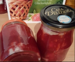 Erdbeermarmelade mit weißer Schokolade