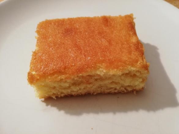 Saftiger Zitronen-Blechkuchen