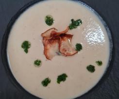 Topinambur - Cremesuppe mit Topinambur-Chips und Petersilienöl