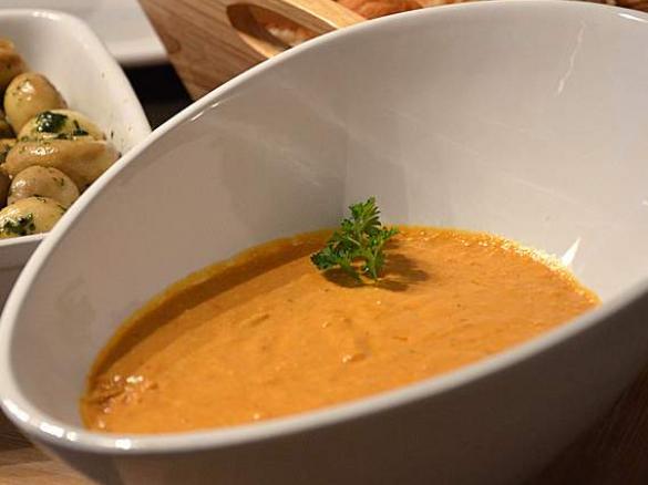 Almogrote picante (spanische Käsecreme)